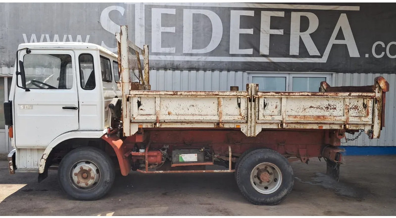 Renault Midliner S 130 , 6 Cylinder , 3 Way Tipper , Spring suspensiom - Savivartis sunkvežimis: foto 5 Renault Midliner S 130 , 6 Cylinder , 3 Way Tipper , Spring suspensiom - Savivartis sunkvežimis: foto 5
