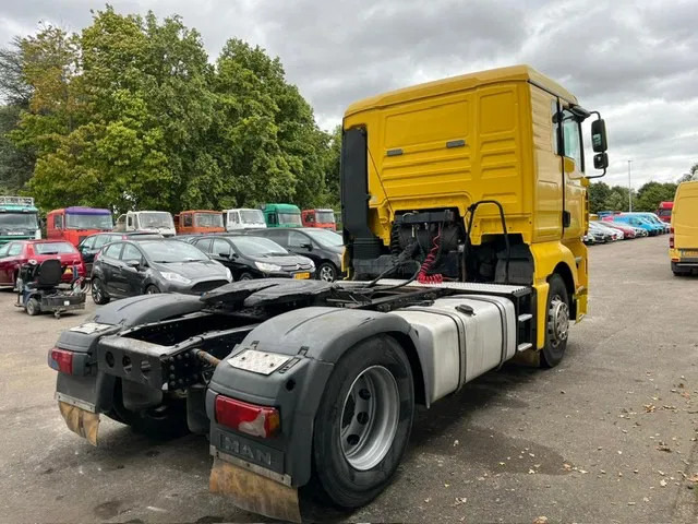 MAN TGA 18-390 , Manual Gearbox , Airco , PTO , Tipper hydraulics - Vilkikas: foto 3 MAN TGA 18-390 , Manual Gearbox , Airco , PTO , Tipper hydraulics - Vilkikas: foto 3