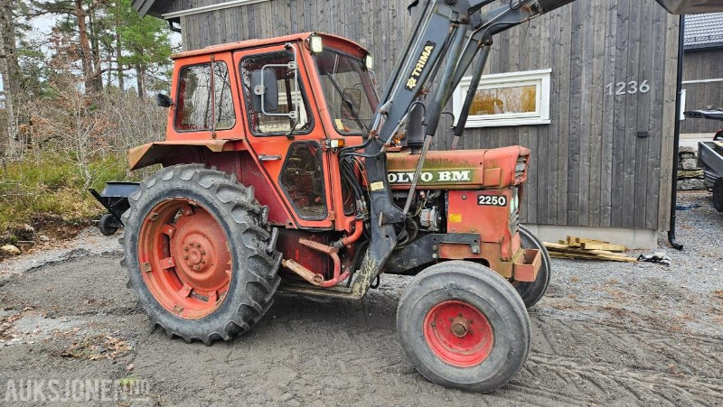 1982 Volvo 2250, Reparasjonsobjekt - Traktorius: foto 1 1982 Volvo 2250, Reparasjonsobjekt - Traktorius: foto 1