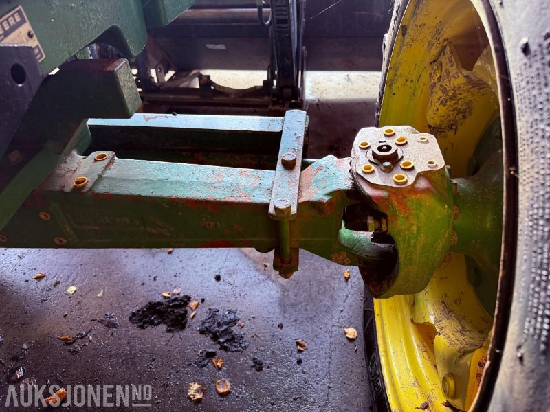 Traktorius 1984 John Deere 1140 4576 timer m/ Pallegafler, Grusskuffe, Snøskuffe, Kjetting: foto 12 Traktorius 1984 John Deere 1140 4576 timer m/ Pallegafler, Grusskuffe, Snøskuffe, Kjetting: foto 12