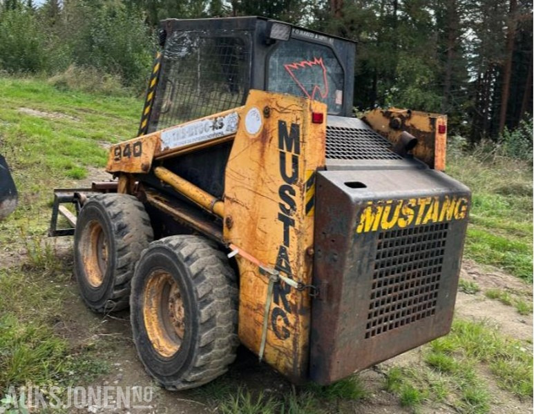 1990 Mustang 940 kompaktlaster med Pallegafler og skuff - Mini krautuvas: foto 3 1990 Mustang 940 kompaktlaster med Pallegafler og skuff - Mini krautuvas: foto 3
