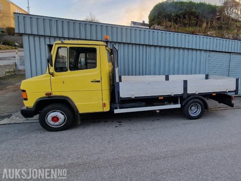 1994 Mercedes-Benz vario 611D lav km stand 9000km med kran - Platforminis/ Bortinis sunkvežimis: foto 1 1994 Mercedes-Benz vario 611D lav km stand 9000km med kran - Platforminis/ Bortinis sunkvežimis: foto 1