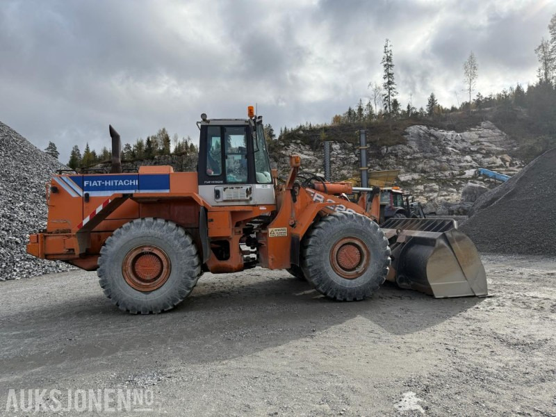 1995 Fiat-Hitachi FR 220.2 - Ratinis krautuvas: foto 5 1995 Fiat-Hitachi FR 220.2 - Ratinis krautuvas: foto 5