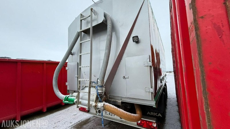 1996 ATKA RSP 24 trippelkjerre med Hillevåg tipp bulktank 6 kammers - Cisterninė priekaba: foto 4 1996 ATKA RSP 24 trippelkjerre med Hillevåg tipp bulktank 6 kammers - Cisterninė priekaba: foto 4