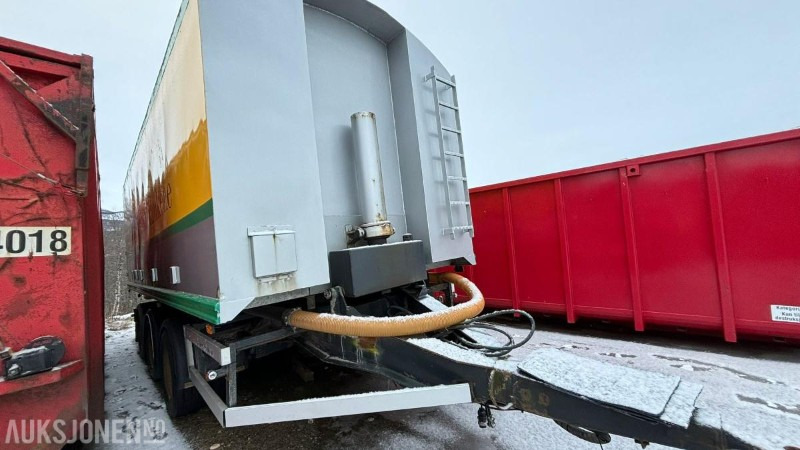 1996 ATKA RSP 24 trippelkjerre med Hillevåg tipp bulktank 6 kammers - Cisterninė priekaba: foto 2 1996 ATKA RSP 24 trippelkjerre med Hillevåg tipp bulktank 6 kammers - Cisterninė priekaba: foto 2