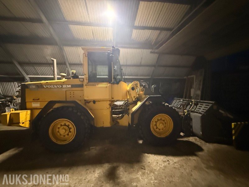 1996 Volvo L70C - Klappvinge - Sentralsmøring - 18 290t - Ratinis krautuvas: foto 4 1996 Volvo L70C - Klappvinge - Sentralsmøring - 18 290t - Ratinis krautuvas: foto 4