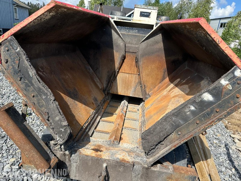 2000 BITELLI BB130 ASFALTUTLEGGER - Statybinė įranga: foto 4 2000 BITELLI BB130 ASFALTUTLEGGER - Statybinė įranga: foto 4