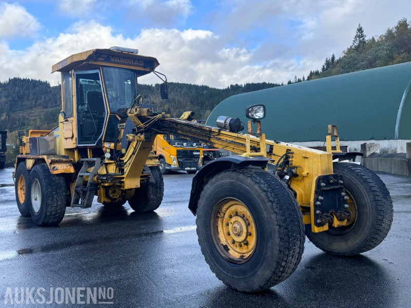 2002 Vammas RG-281 Veihøvel / Road Grader - rep.objekt / Delemaskin - Statybinė įranga: foto 3 2002 Vammas RG-281 Veihøvel / Road Grader - rep.objekt / Delemaskin - Statybinė įranga: foto 3