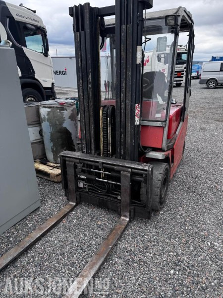 2004 Cargo Cbe 25 truck med lader, sideskyv av gafler - Šakinis krautuvas: foto 2 2004 Cargo Cbe 25 truck med lader, sideskyv av gafler - Šakinis krautuvas: foto 2