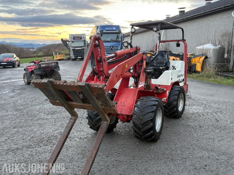 2004 Schäffer 3033S kompakt hjullaster med mye utstyr - Mini krautuvas: foto 1 2004 Schäffer 3033S kompakt hjullaster med mye utstyr - Mini krautuvas: foto 1
