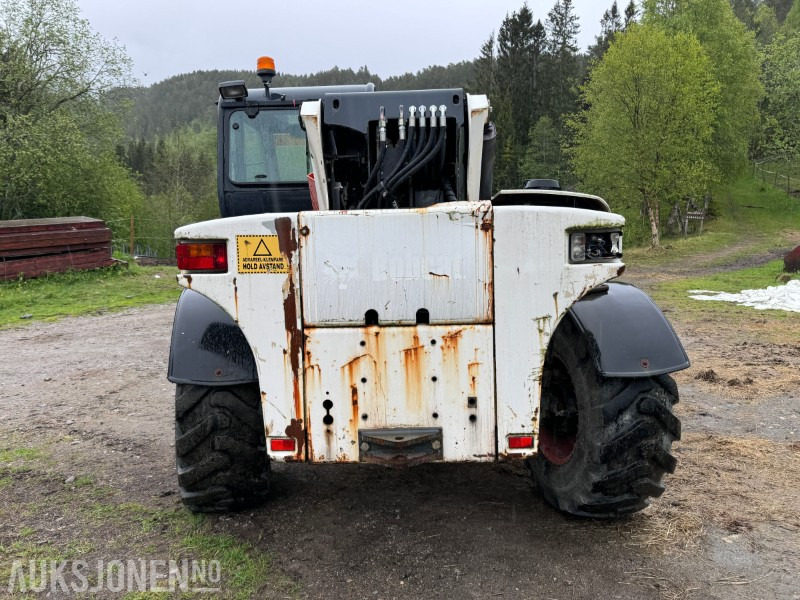 2005 Bobcat T35120SL Teleskoptruck / Teleskoplaster - 4x4x4 - avvatringssylinder - Støttelabber - Hydraulisk redskapslås - Jibb - Skuffe - 2 stk pallegafler - Teleskopinis krautuvas: foto 5 2005 Bobcat T35120SL Teleskoptruck / Teleskoplaster - 4x4x4 - avvatringssylinder - Støttelabber - Hydraulisk redskapslås - Jibb - Skuffe - 2 stk pallegafler - Teleskopinis krautuvas: foto 5