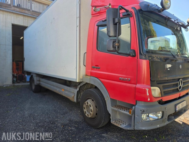 2005 Mercedes-Benz 1523L Atego, Reparasjonsobjekt - Furgonas sunkvežimis: foto 4 2005 Mercedes-Benz 1523L Atego, Reparasjonsobjekt - Furgonas sunkvežimis: foto 4
