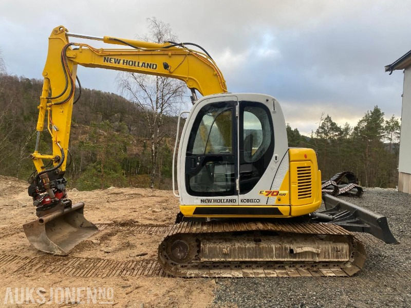 2006 New Holland Kobelco e70 mva fri med tiltrotator, pusseskuff og graveskuff - Ekskavatorius: foto 1 2006 New Holland Kobelco e70 mva fri med tiltrotator, pusseskuff og graveskuff - Ekskavatorius: foto 1