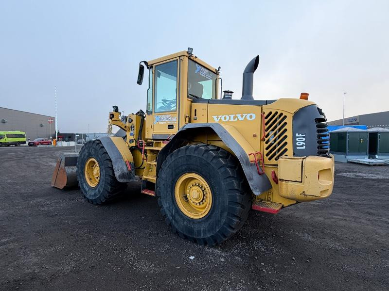 2006 Volvo L90E hjullaster - Sentralsmøring - Joystick - Tilleggshydraulikk - Stort BM Feste - Ratinis krautuvas: foto 3 2006 Volvo L90E hjullaster - Sentralsmøring - Joystick - Tilleggshydraulikk - Stort BM Feste - Ratinis krautuvas: foto 3