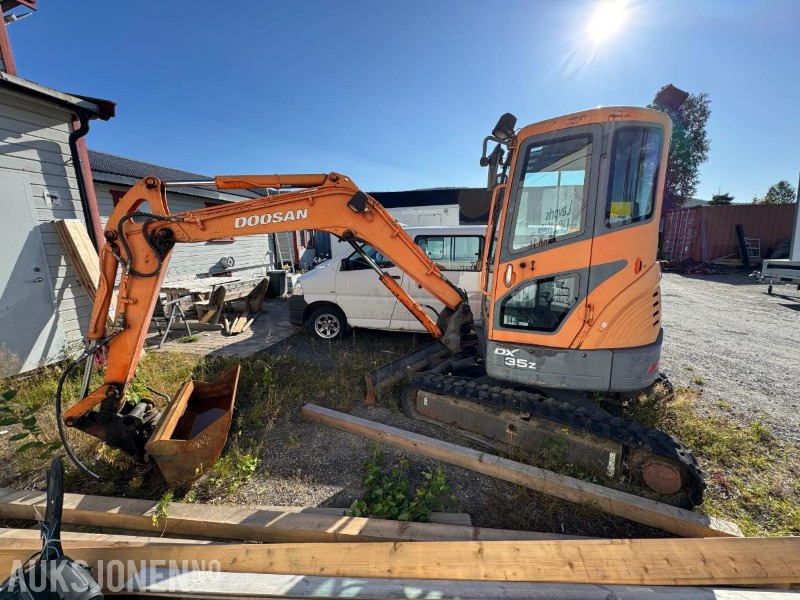 2007 Doosan DX35Z gravemaskin med tilt og pusseskuffe / rep objekt / 1729 timer - Ekskavatorius: foto 2 2007 Doosan DX35Z gravemaskin med tilt og pusseskuffe / rep objekt / 1729 timer - Ekskavatorius: foto 2