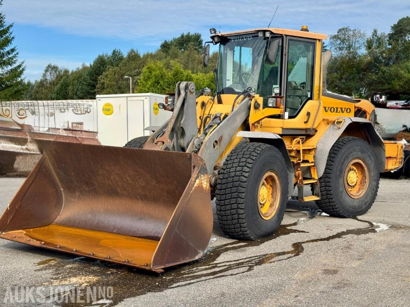 2007 Volvo L90F - Hjullaster - Skuffe - Timer: 6792 - Ratinis krautuvas: foto 1 2007 Volvo L90F - Hjullaster - Skuffe - Timer: 6792 - Ratinis krautuvas: foto 1