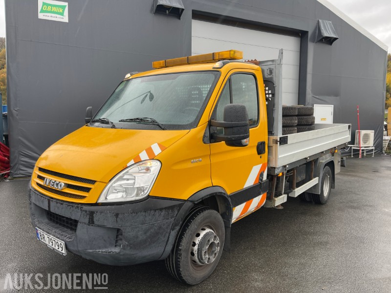 2009 Iveco Daily 3,0 - 177 Hk kranbil med nedfellbare karmer, kun 57865 km ! - Sunkvežimis su kranu: foto 1 2009 Iveco Daily 3,0 - 177 Hk kranbil med nedfellbare karmer, kun 57865 km ! - Sunkvežimis su kranu: foto 1