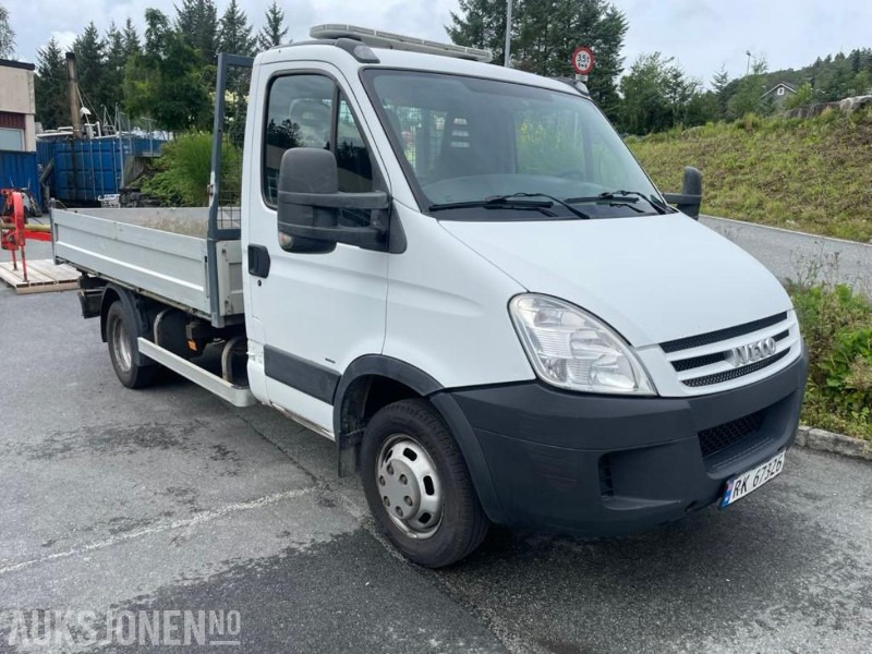 2009 Iveco Daily lastebil med 3-veis tipp - 3 seter - krok - 185707 km. - Savivartis sunkvežimis: foto 2 2009 Iveco Daily lastebil med 3-veis tipp - 3 seter - krok - 185707 km. - Savivartis sunkvežimis: foto 2