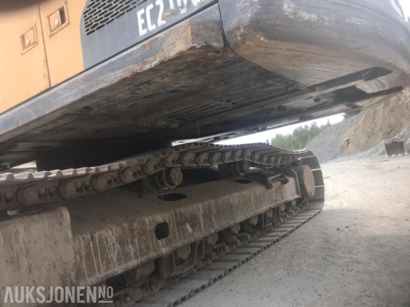 2009 Volvo EC210CL modell, Sentralsmøring, Rototil, pusse skuffe, byttet understell 1.000 timer siden, 15.500 arbeidstimer - Ekskavatorius: foto 4 2009 Volvo EC210CL modell, Sentralsmøring, Rototil, pusse skuffe, byttet understell 1.000 timer siden, 15.500 arbeidstimer - Ekskavatorius: foto 4