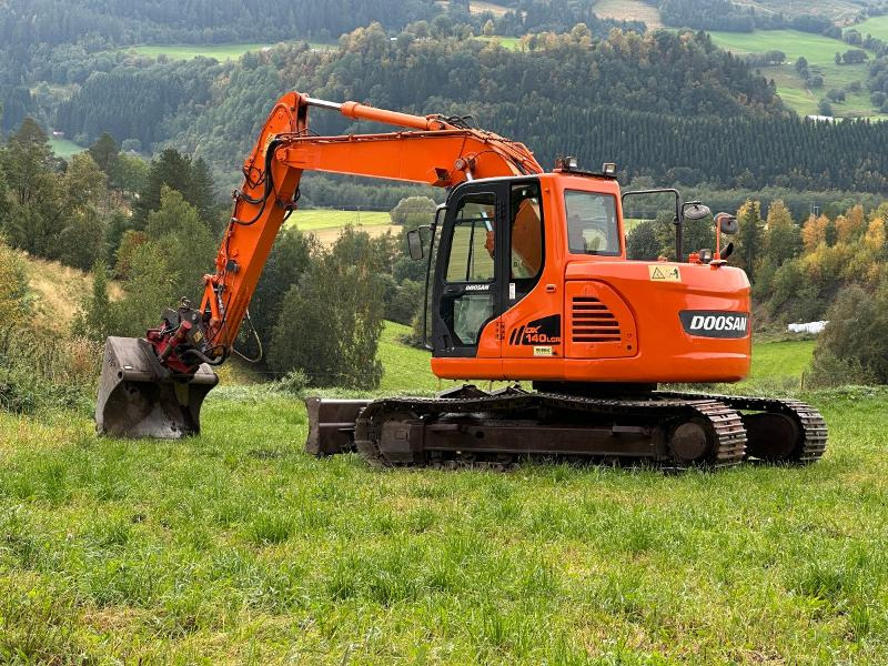 2011 Doosan DX140LCR gravemaskin - Rotortilt- 2 skuffer - Ekskavatorius: foto 3 2011 Doosan DX140LCR gravemaskin - Rotortilt- 2 skuffer - Ekskavatorius: foto 3