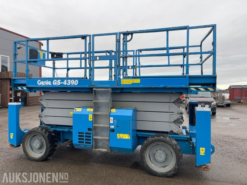 2011 Genie GS 4390 Sakselift, 1698 timer - Kėlimo platforma: foto 4 2011 Genie GS 4390 Sakselift, 1698 timer - Kėlimo platforma: foto 4