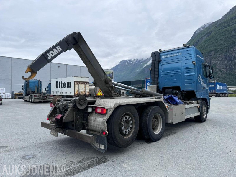2011 Volvo FH 13 - 540 - Krokbil - Brøyterigget - Fjernstyrt JOAB krokløft - S90 sandstrøere - Hook-lift sunkvežimis: foto 4 2011 Volvo FH 13 - 540 - Krokbil - Brøyterigget - Fjernstyrt JOAB krokløft - S90 sandstrøere - Hook-lift sunkvežimis: foto 4