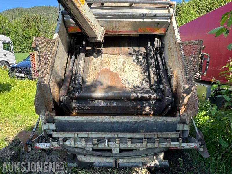 2011 Volvo FM6X2 komprimatorbil med kran / EU-godkjent - Šiukšliavežis: foto 5 2011 Volvo FM6X2 komprimatorbil med kran / EU-godkjent - Šiukšliavežis: foto 5