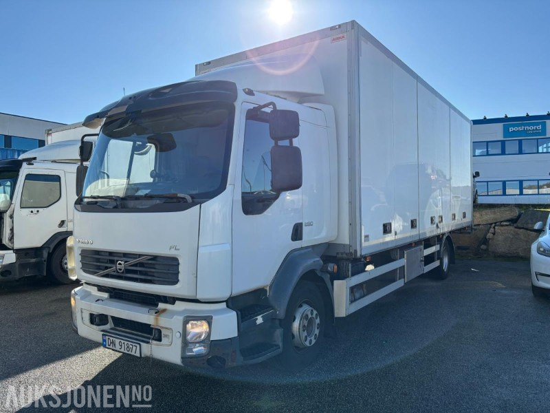 2012 VOLVO FL-290 SKAPBIL. FULL SIDEÅPNING OG ZEPRO BAKLØFT. 18PALLER - Furgonas sunkvežimis: foto 1 2012 VOLVO FL-290 SKAPBIL. FULL SIDEÅPNING OG ZEPRO BAKLØFT. 18PALLER - Furgonas sunkvežimis: foto 1