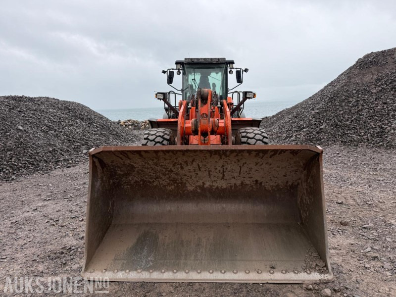 2013 Hitachi ZW310 - Ratinis krautuvas: foto 2 2013 Hitachi ZW310 - Ratinis krautuvas: foto 2