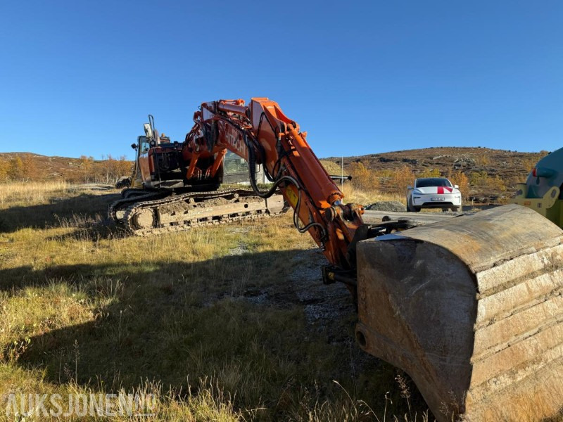 2013 Hitachi Zaxis 210LC - Ekskavatorius: foto 4 2013 Hitachi Zaxis 210LC - Ekskavatorius: foto 4