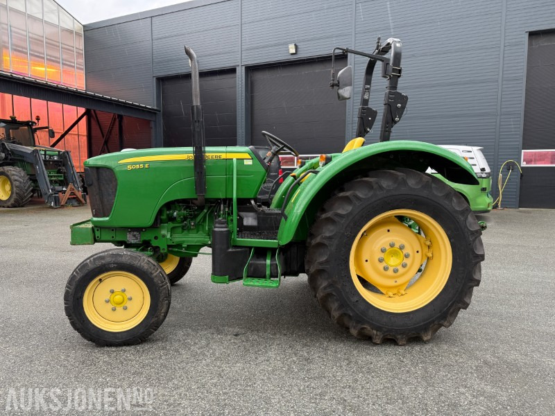 2013 John Deere 5055E 40 km - Traktorius: foto 2 2013 John Deere 5055E 40 km - Traktorius: foto 2