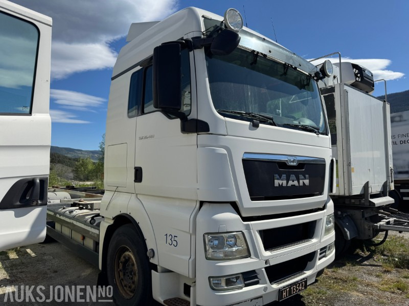 2013 MAN TGX 26.480 chassis med containerfester - Konteineris-vežimus/ Sukeisti kūną sunkvežimis: foto 3 2013 MAN TGX 26.480 chassis med containerfester - Konteineris-vežimus/ Sukeisti kūną sunkvežimis: foto 3