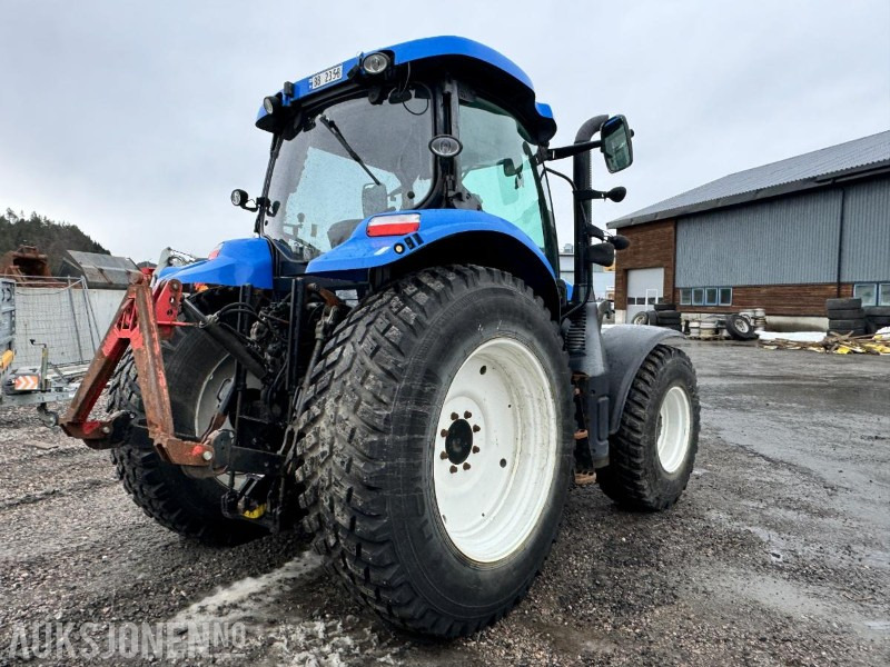 2013 New Holland T6.160 - Frontlaster - 1 skuffe - Triangel og toppstag - TRI piggdekk og landbruksdekk - Traktorius: foto 4 2013 New Holland T6.160 - Frontlaster - 1 skuffe - Triangel og toppstag - TRI piggdekk og landbruksdekk - Traktorius: foto 4