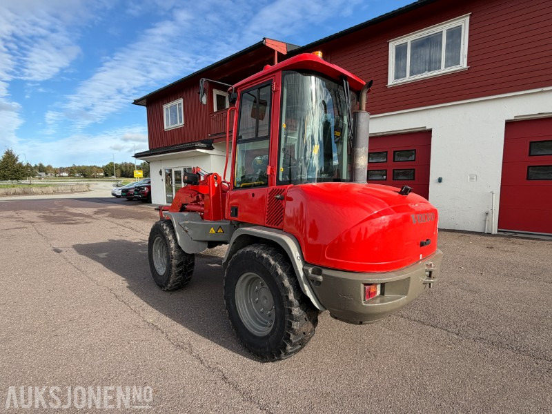 2013 Volvo L30B-Z7X Hjullaster - 6650kg - Ryggekamera - Universalskuff - Pallegafler - Ratinis krautuvas: foto 3 2013 Volvo L30B-Z7X Hjullaster - 6650kg - Ryggekamera - Universalskuff - Pallegafler - Ratinis krautuvas: foto 3