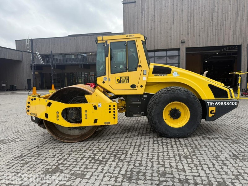 2015 Bomag BW213 D VALS SERVICEHISTORIKK 3162 TIMER MASKINSTYRING. - Volas: foto 1 2015 Bomag BW213 D VALS SERVICEHISTORIKK 3162 TIMER MASKINSTYRING. - Volas: foto 1