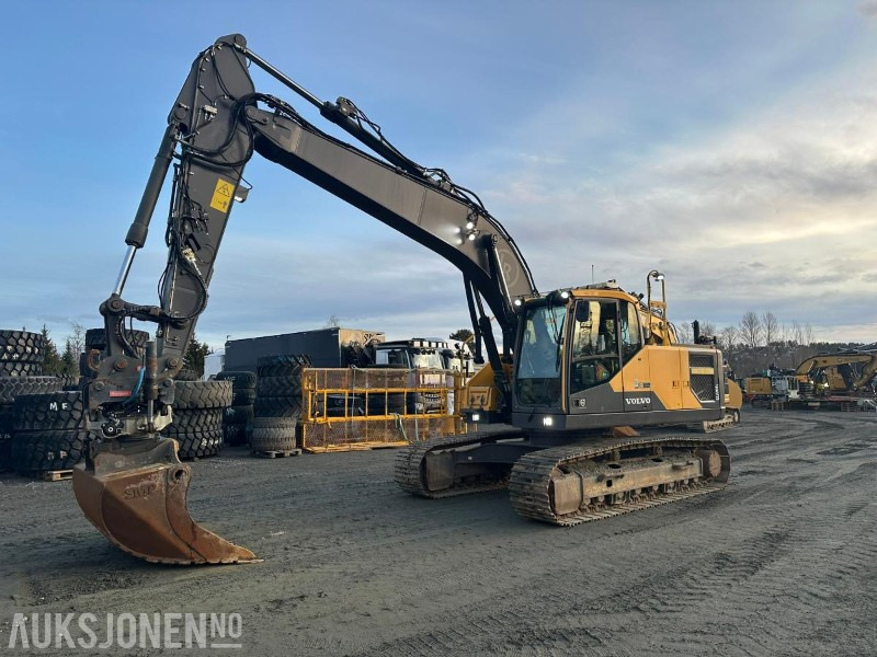 2015 Volvo EC220EL gravemaskin - Ekskavatorius: foto 1 2015 Volvo EC220EL gravemaskin - Ekskavatorius: foto 1