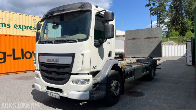 2016 DAF LF 310 FA 4x2 Containerbil med ZEPRO 2000kg bakløfter | Euro 6 | Lav km - Konteineris-vežimus/ Sukeisti kūną sunkvežimis: foto 1 2016 DAF LF 310 FA 4x2 Containerbil med ZEPRO 2000kg bakløfter | Euro 6 | Lav km - Konteineris-vežimus/ Sukeisti kūną sunkvežimis: foto 1