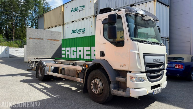 2016 DAF LF 310 FA 4x2 Containerbil med ZEPRO 2000kg bakløfter | Euro 6 | Lav km - Konteineris-vežimus/ Sukeisti kūną sunkvežimis: foto 3 2016 DAF LF 310 FA 4x2 Containerbil med ZEPRO 2000kg bakløfter | Euro 6 | Lav km - Konteineris-vežimus/ Sukeisti kūną sunkvežimis: foto 3