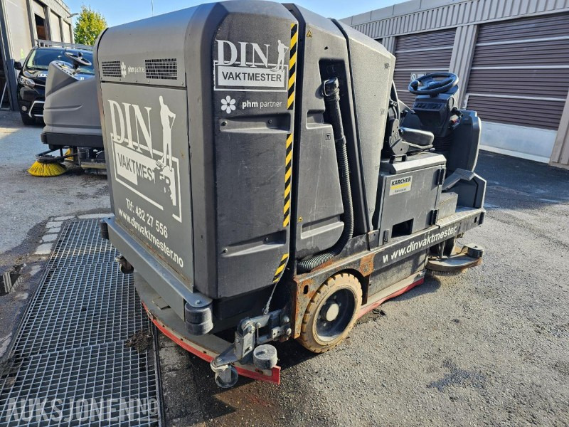 2017 Kärcher B300 RID dieseldrevet gulvvaskaskin med tippfunksjon for tømming - Statybinė įranga: foto 4 2017 Kärcher B300 RID dieseldrevet gulvvaskaskin med tippfunksjon for tømming - Statybinė įranga: foto 4