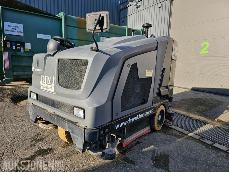 2017 Kärcher B300 RID dieseldrevet gulvvaskaskin med tippfunksjon for tømming - Statybinė įranga: foto 1 2017 Kärcher B300 RID dieseldrevet gulvvaskaskin med tippfunksjon for tømming - Statybinė įranga: foto 1