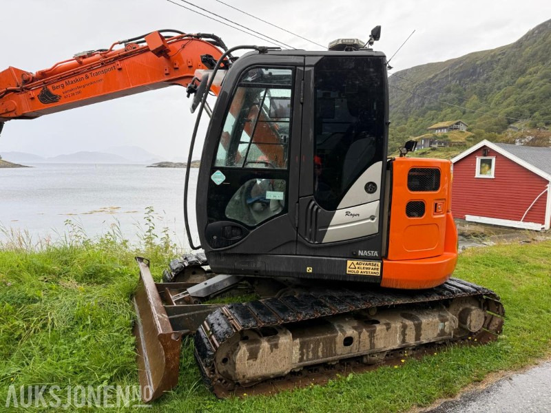 2018 Hitachi ZX85US-5A - Gravemaskin - Tiltrotator - Skjær - Pusseskuff - Lyspakke - Kort hekk - 6 909 timer - Ekskavatorius: foto 3 2018 Hitachi ZX85US-5A - Gravemaskin - Tiltrotator - Skjær - Pusseskuff - Lyspakke - Kort hekk - 6 909 timer - Ekskavatorius: foto 3