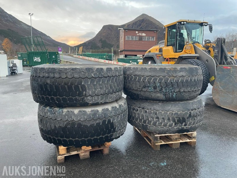 2018 Volvo 4 stk dekk uten felg - 4 stk Hjullaster hjul - Bridestone V-Steel Snow Wegde vsw 23.5 R25 - Statybinė įranga: foto 1 2018 Volvo 4 stk dekk uten felg - 4 stk Hjullaster hjul - Bridestone V-Steel Snow Wegde vsw 23.5 R25 - Statybinė įranga: foto 1