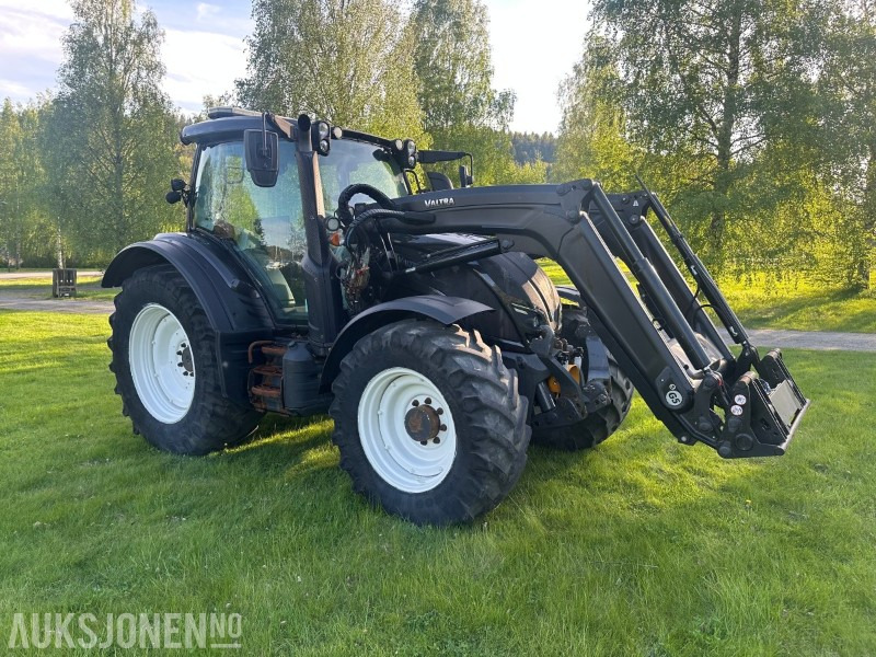2019 Valtra N174 med frontlaster og mye utstyr - Traktorius: foto 2 2019 Valtra N174 med frontlaster og mye utstyr - Traktorius: foto 2