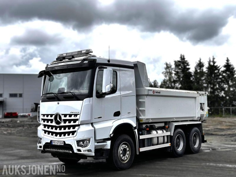 2023 Mercedes-Benz Arocs tippbil m/ Istrail tippkasse – 53 374 km - Savivartis sunkvežimis: foto 1 2023 Mercedes-Benz Arocs tippbil m/ Istrail tippkasse – 53 374 km - Savivartis sunkvežimis: foto 1