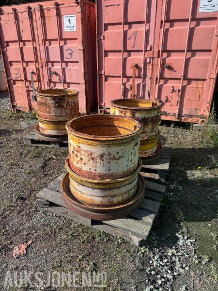 3 stk brede felger til Volvo A40 FFS (til 875/65-R29 dekk) - Statybinė įranga: foto 1 3 stk brede felger til Volvo A40 FFS (til 875/65-R29 dekk) - Statybinė įranga: foto 1