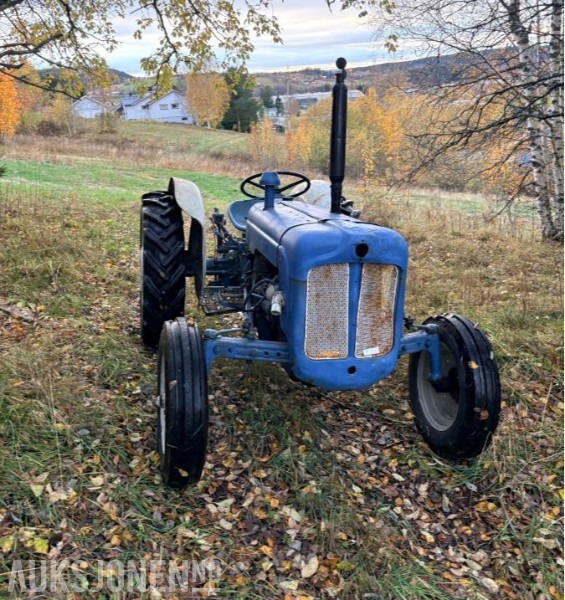 Ford dexta - Traktorius: foto 1 Ford dexta - Traktorius: foto 1