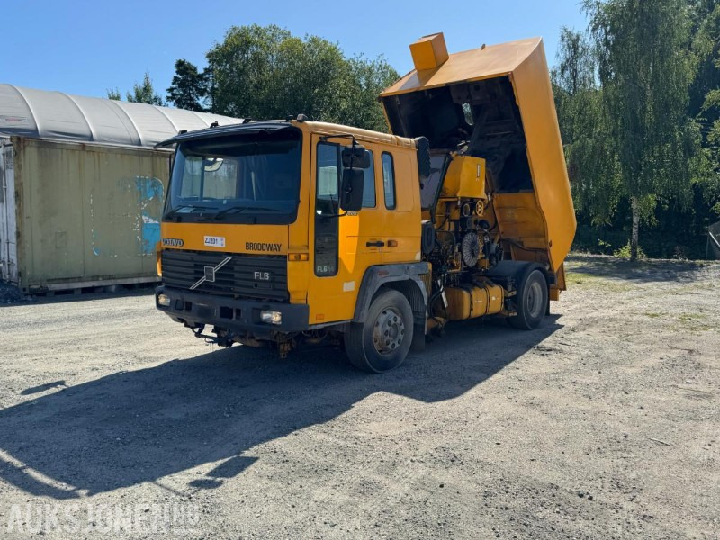1998 Volvo FL614 feiebil m/ Johnston-Beam S5000 | 135 965 km | 4 638 t | Automat - Komunalinė/ Specializuota technika: foto 1 1998 Volvo FL614 feiebil m/ Johnston-Beam S5000 | 135 965 km | 4 638 t | Automat - Komunalinė/ Specializuota technika: foto 1