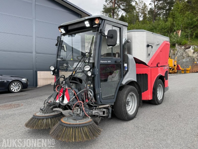 2018 Hako Citymaster 1600 - Vei, gate og gulv feiemaskin - Redskapsbærer med kosteaggregat for gang/vei og børsteaggregat for gulv - Komunalinė/ Specializuota technika: foto 1 2018 Hako Citymaster 1600 - Vei, gate og gulv feiemaskin - Redskapsbærer med kosteaggregat for gang/vei og børsteaggregat for gulv - Komunalinė/ Specializuota technika: foto 1
