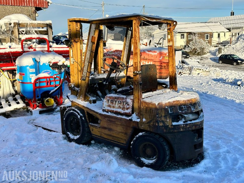 1980 Toyota T2-3F Gaffeltruck - 1,95 tonn, 3000 mm løft, 6886 timer - Krovimo technika: foto 3 1980 Toyota T2-3F Gaffeltruck - 1,95 tonn, 3000 mm løft, 6886 timer - Krovimo technika: foto 3