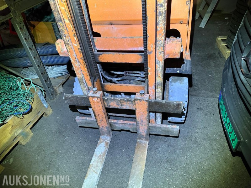 1987 Toyota 4RB10 Truck // gaffeltruck - rep-objekt - Krovimo technika: foto 5 1987 Toyota 4RB10 Truck // gaffeltruck - rep-objekt - Krovimo technika: foto 5